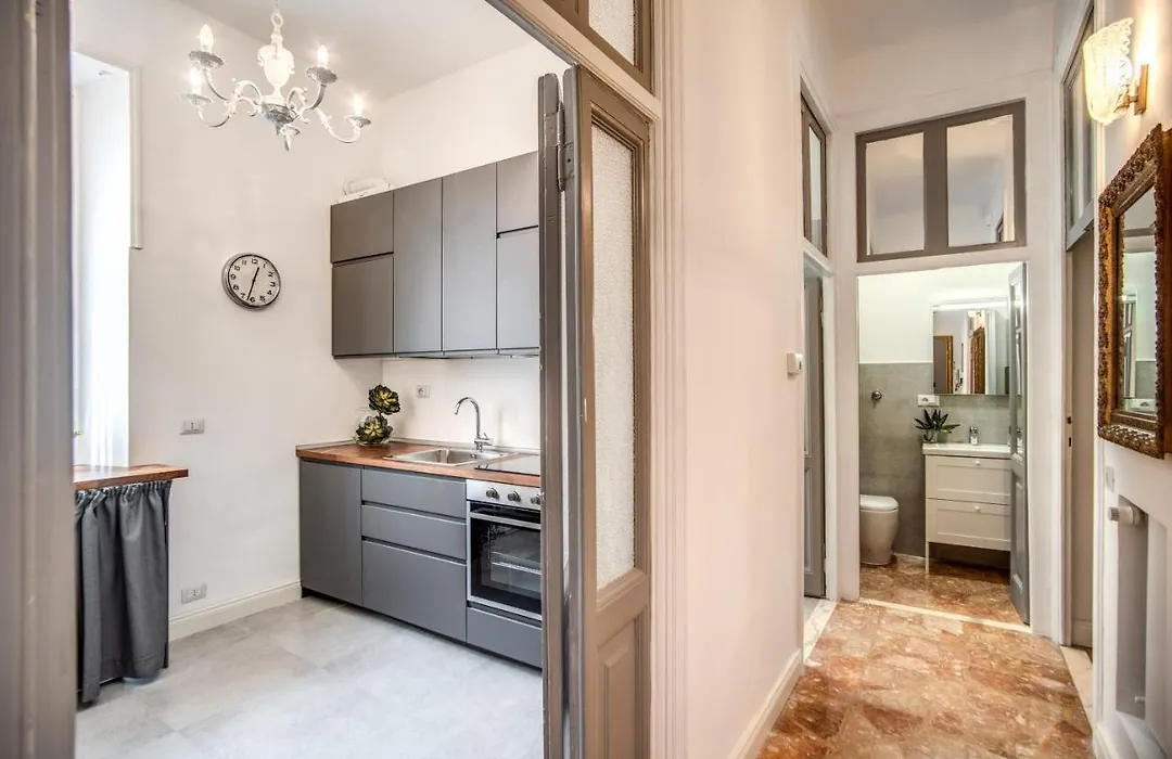 Lovely Renovated Flat By Vatican-1